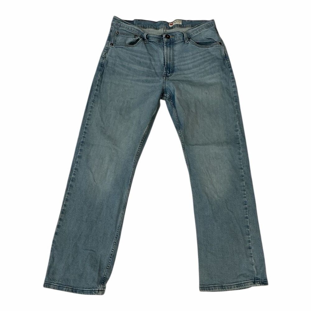 Wrangler Men's Size 34x30 Light Wash Blue Straight Leg Jeans